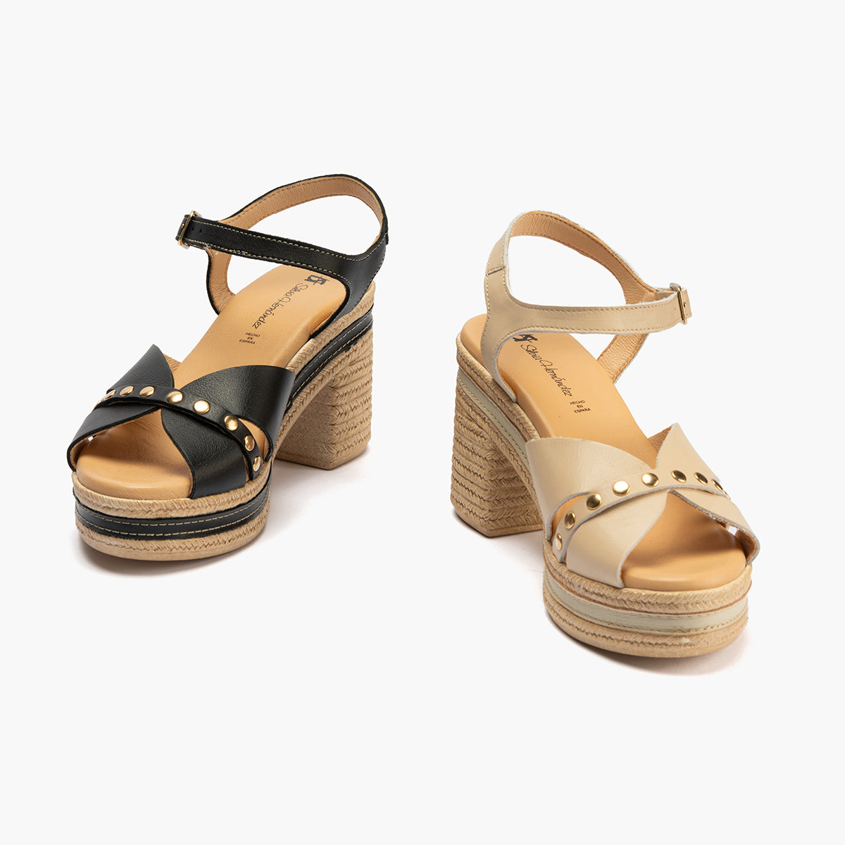Sandalia con tacón alto en piel napa y detalles metalizados Crema