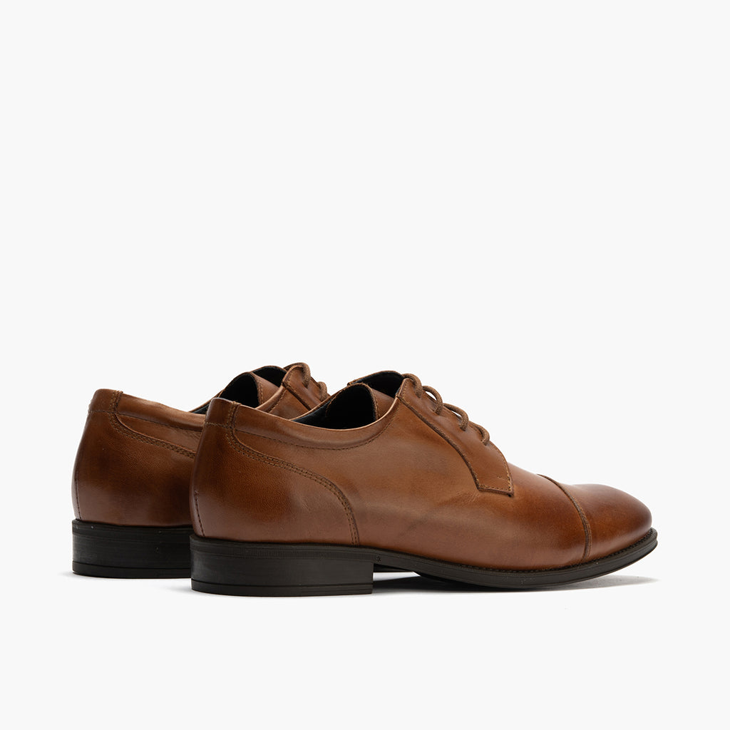 Zapato blucher con cordones de vestir para hombre Cuero