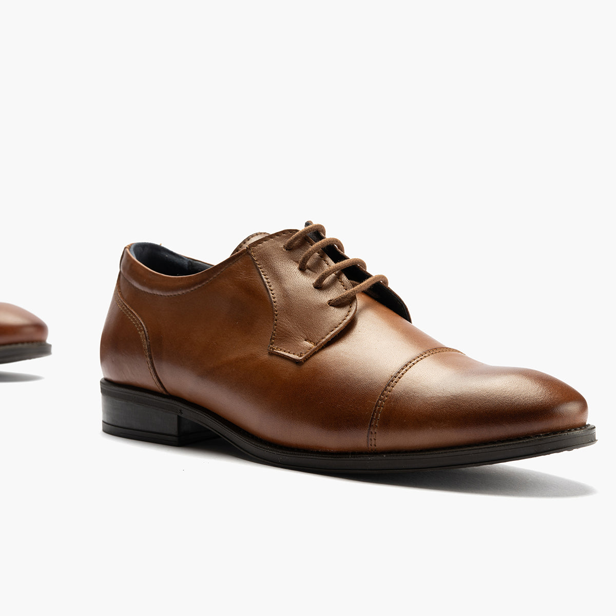 Zapato blucher con cordones de vestir para hombre Cuero