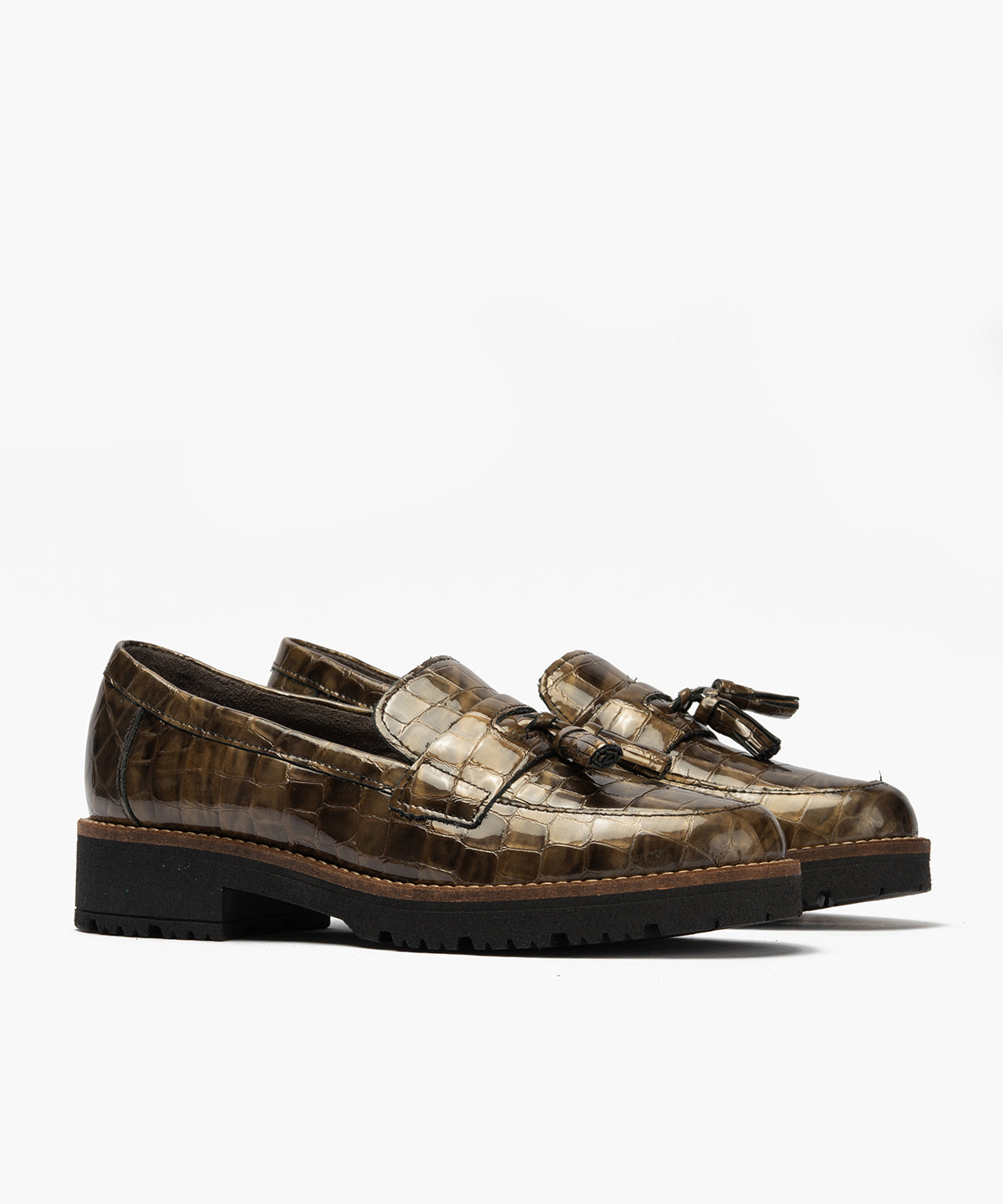 Mocasín en Coco con adorno de mujer color humo
