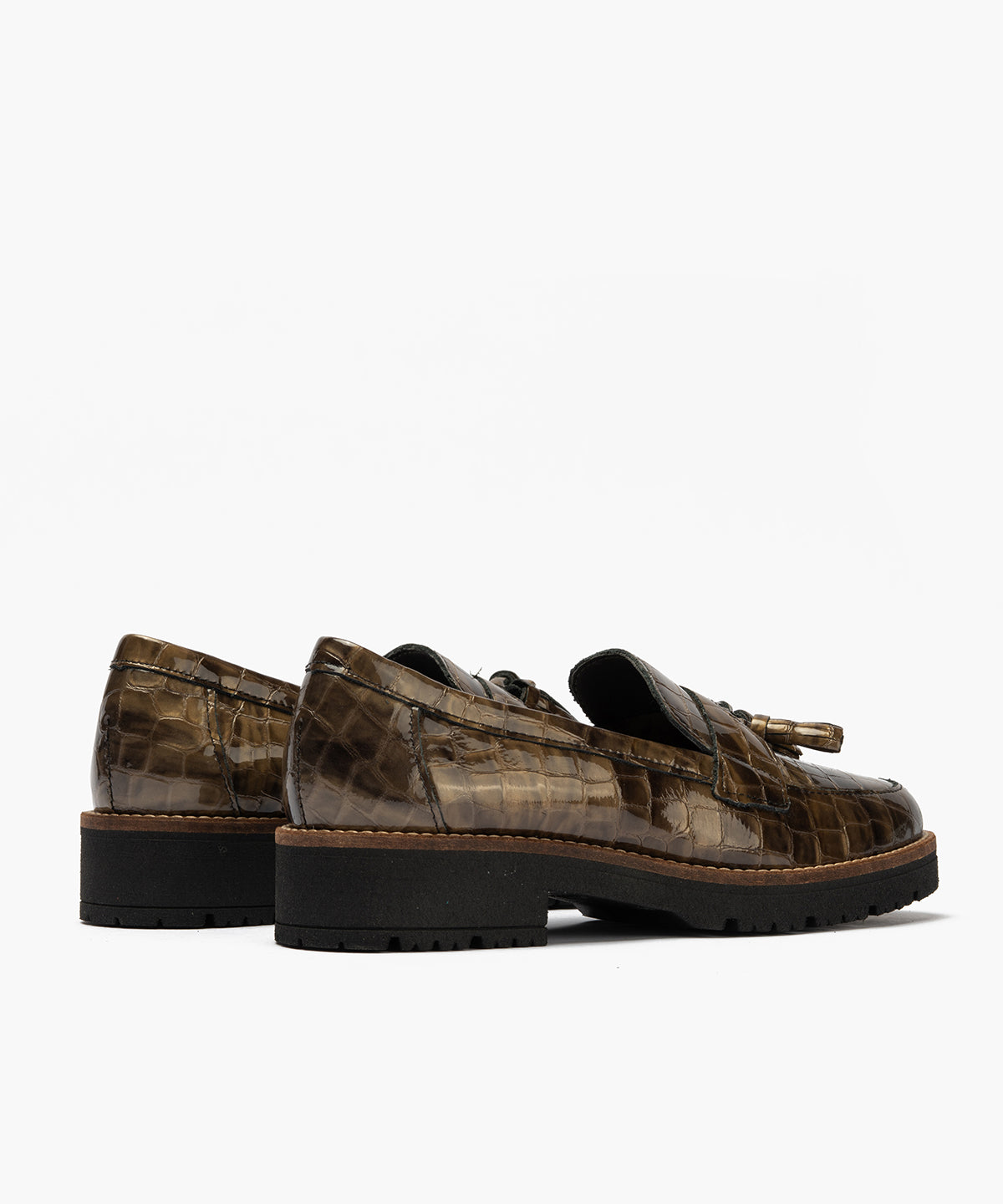 Mocasín en Coco con adorno de mujer color humo