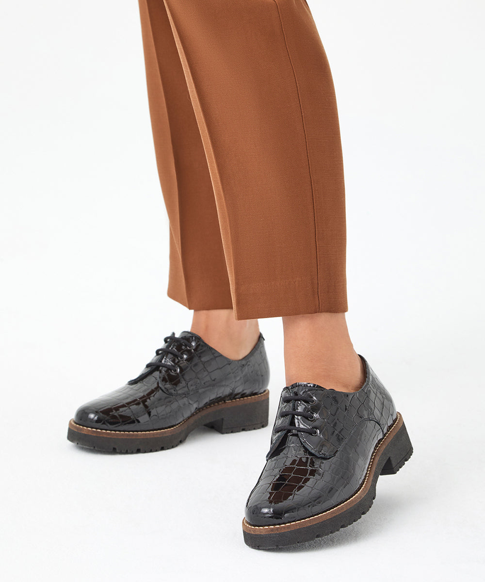 Blucher en Coco con cordones de mujer color negro