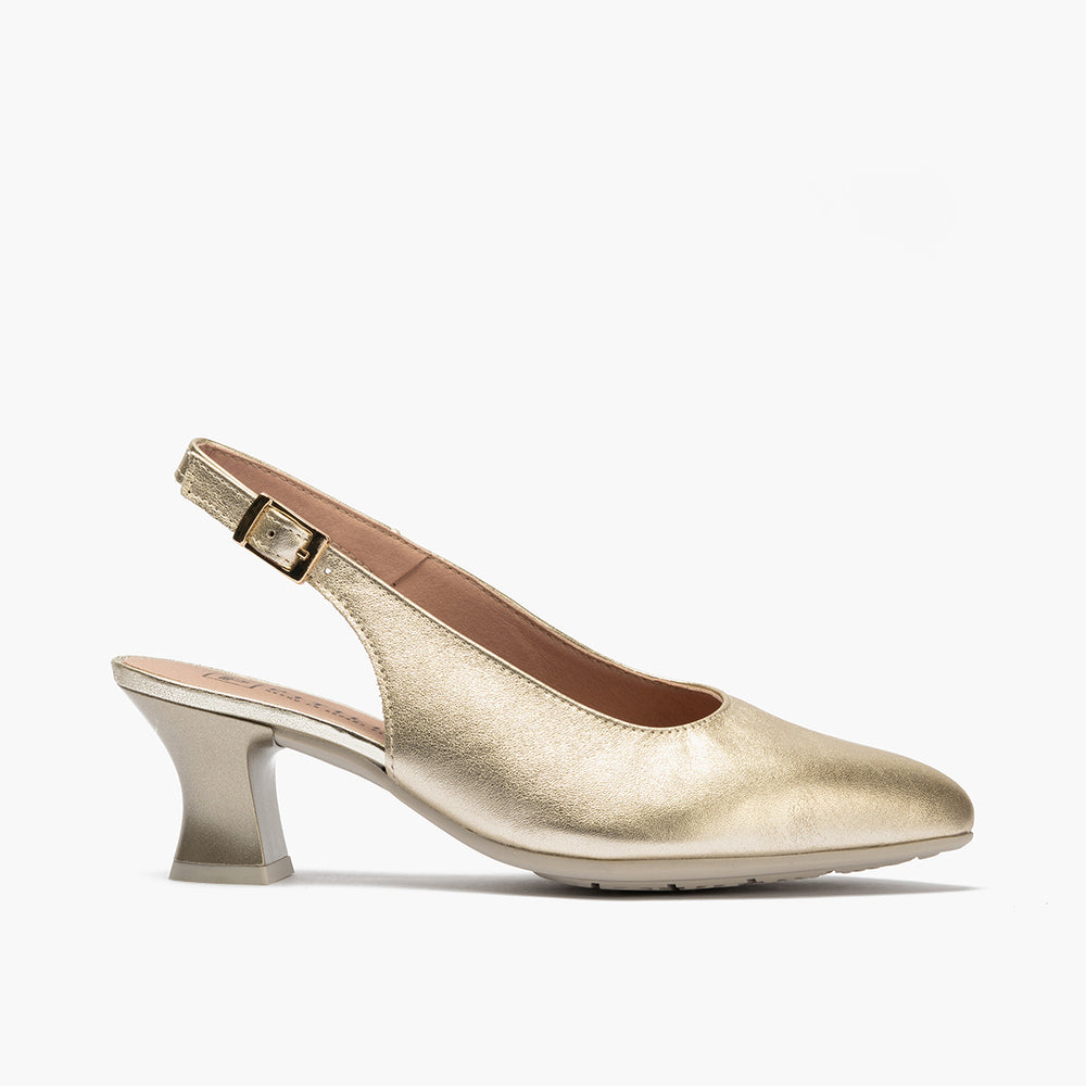 Zapato salón destalonado con tacón medio, en piel laminado Oro