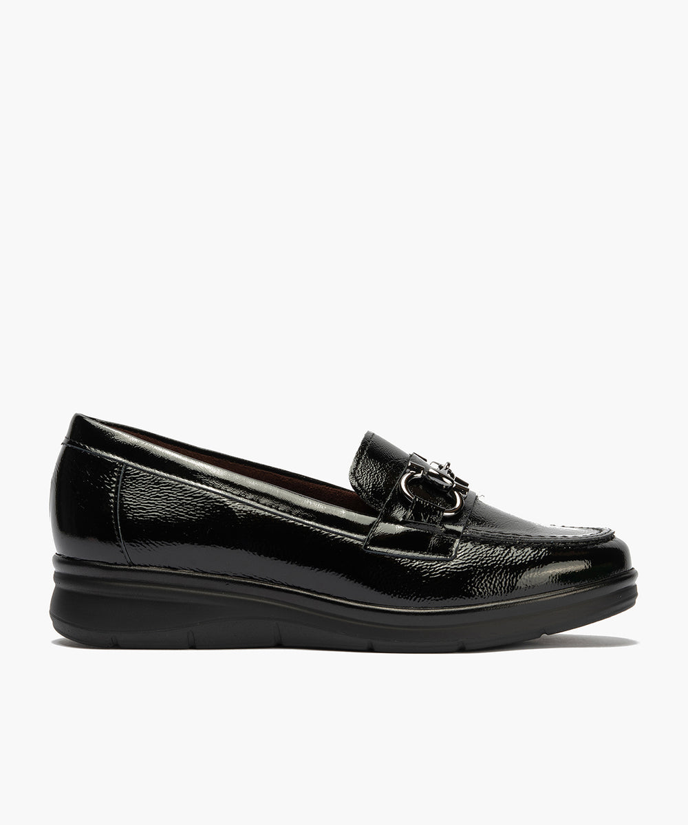 Mocasín en Charol con Adorno Negro