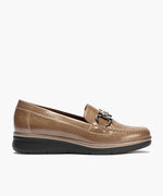 Mocasín en Charol con Adorno Topo