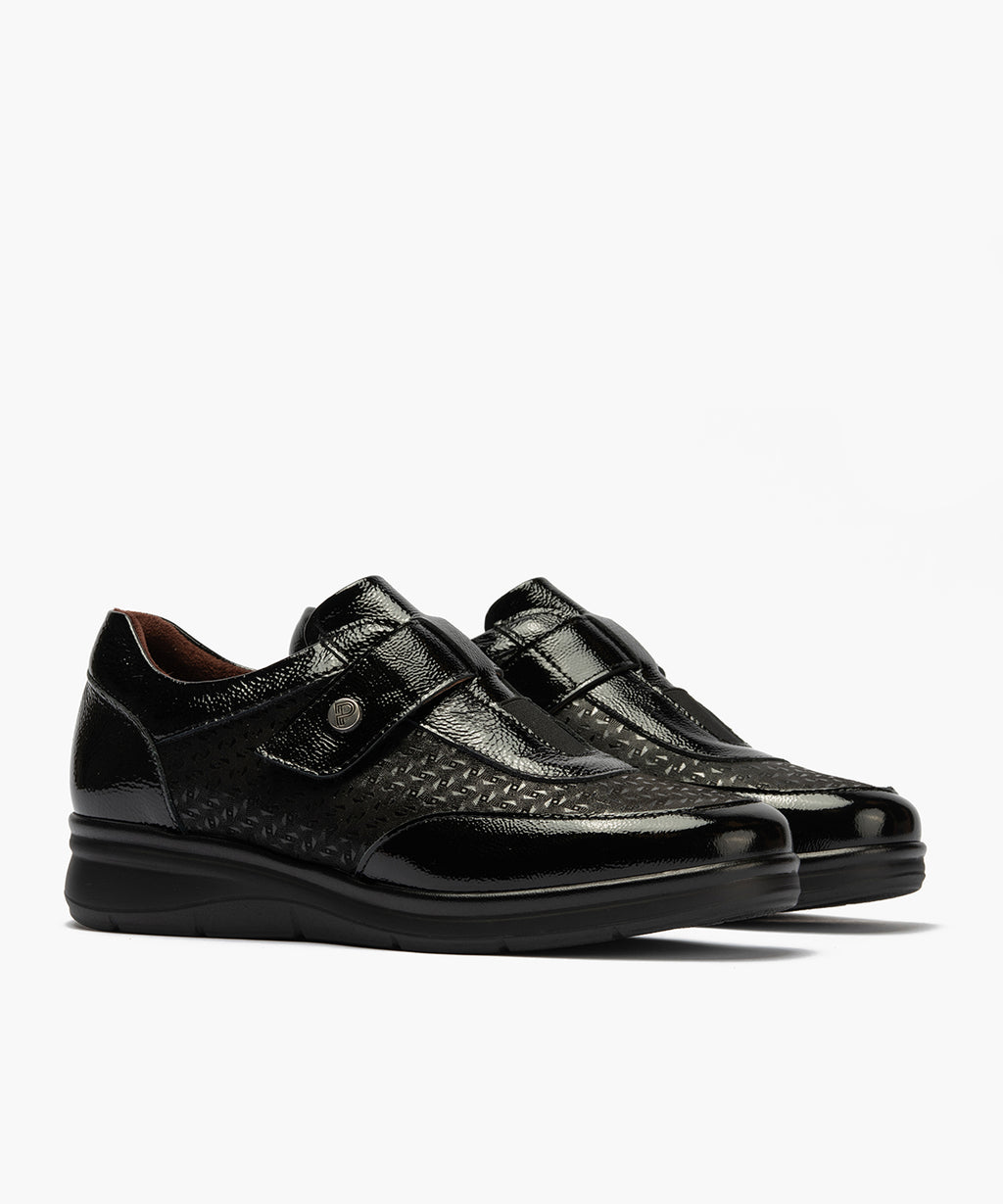 Deportivo con Velcro combinado Charol con Lycra Negro