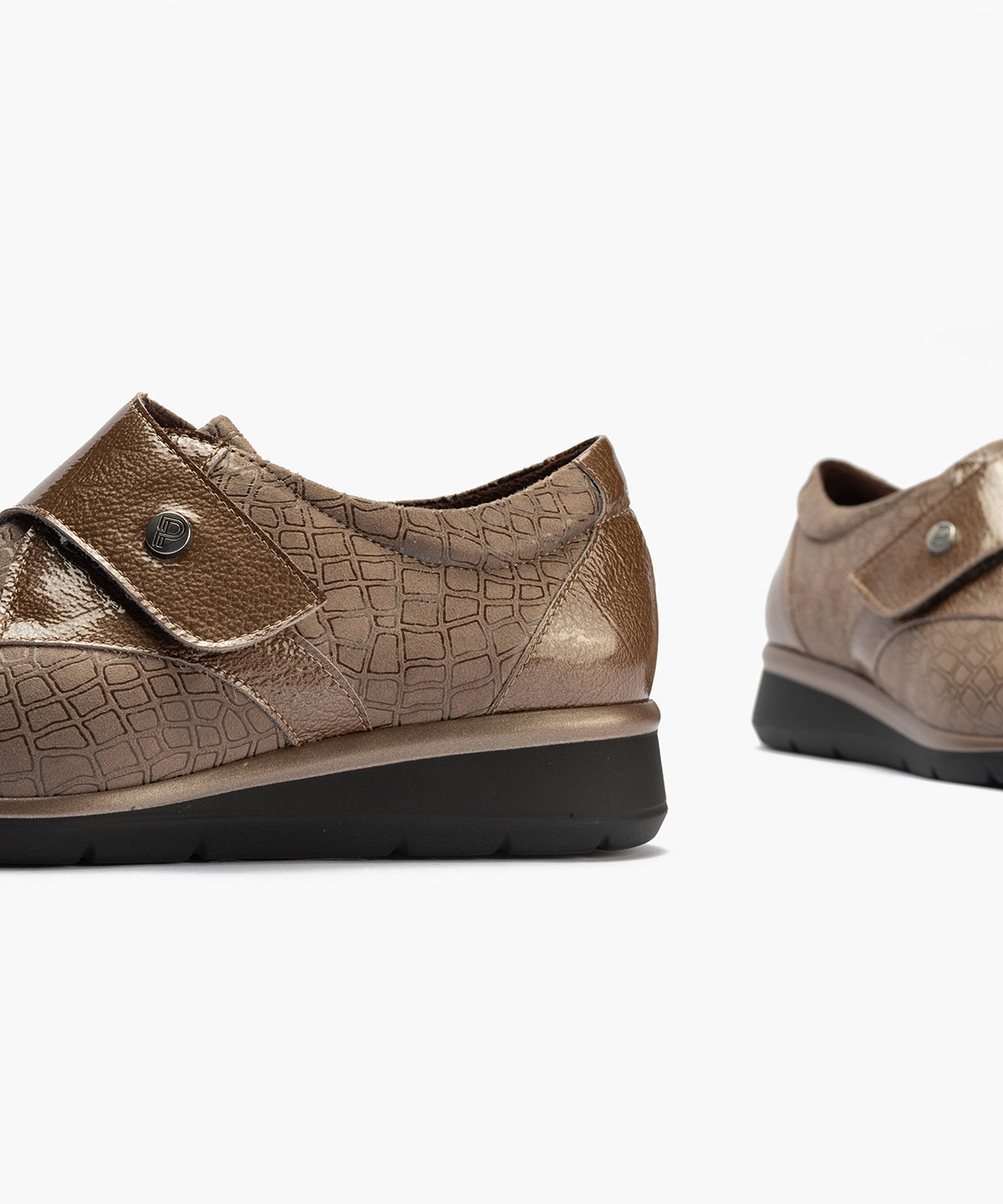 Blucher de velcro combinado lycra con charol Topo