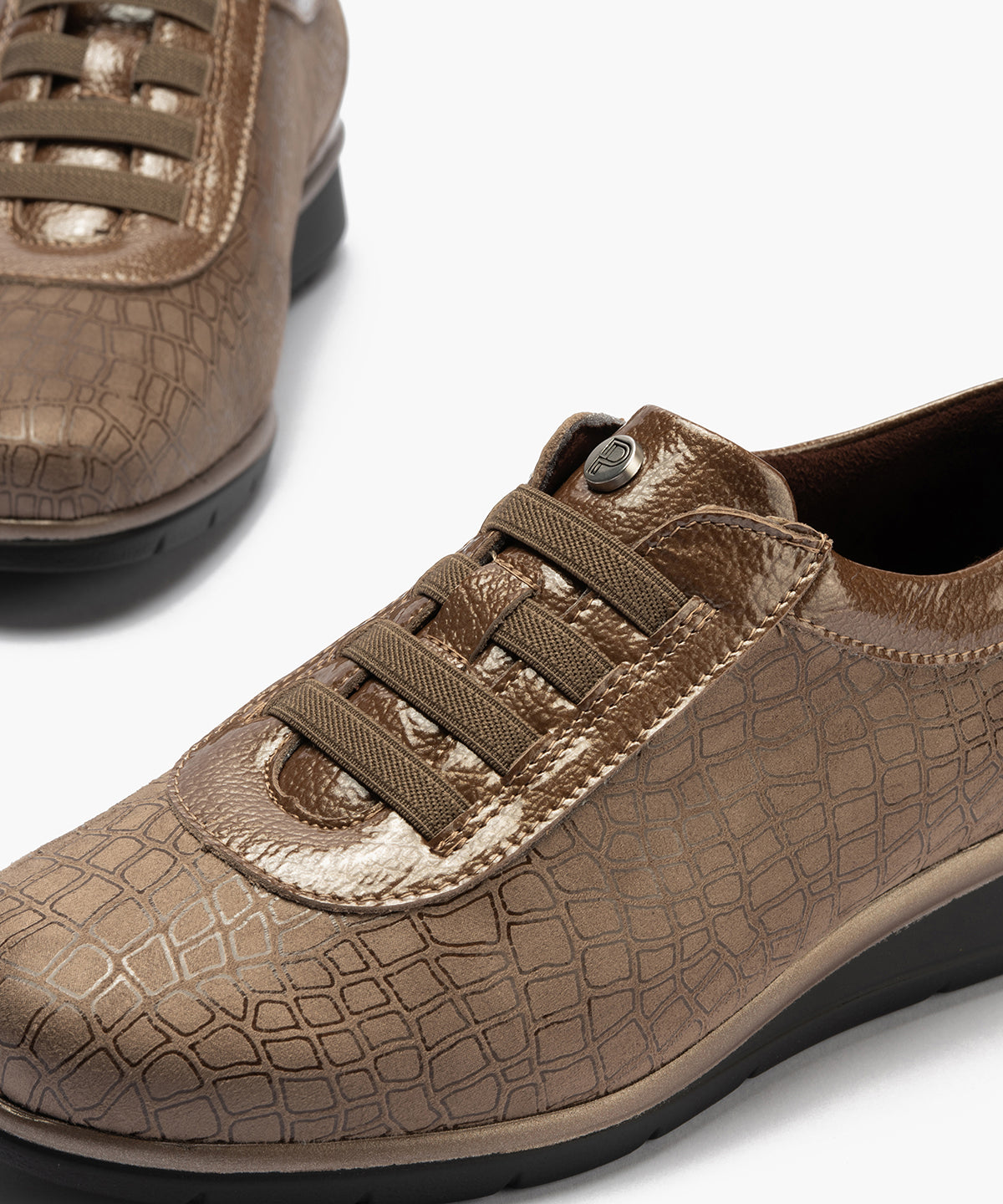 Deportivo con elásticos combinado lycra con charol Topo
