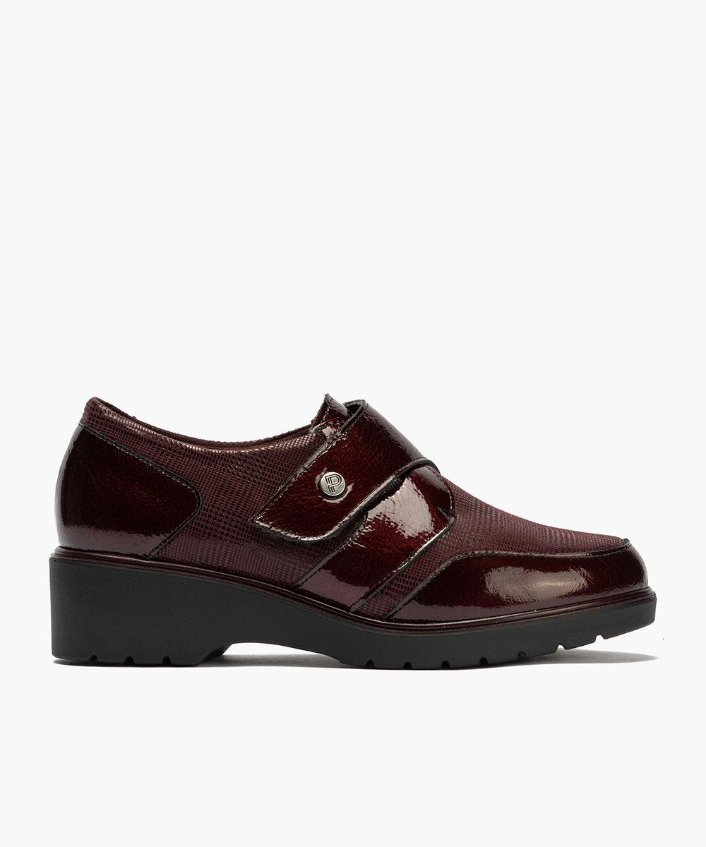 Blucher con velcro combinado charol con lycra Burdeos