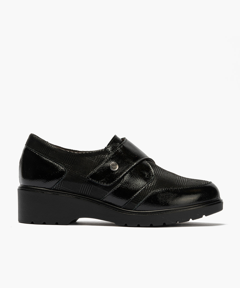Blucher con velcro combinado charol con lycra Negro