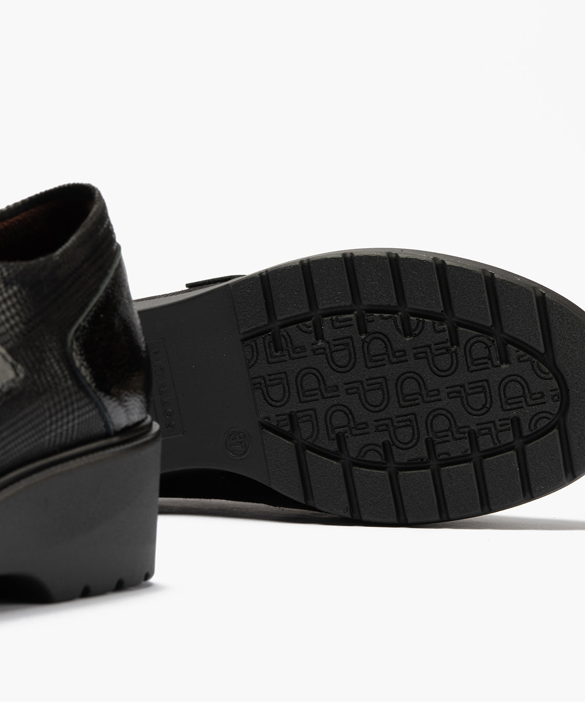 Blucher con velcro combinado charol con lycra Negro