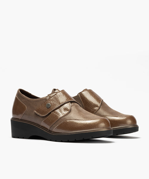 Blucher con velcro combinado charol con lycra Topo
