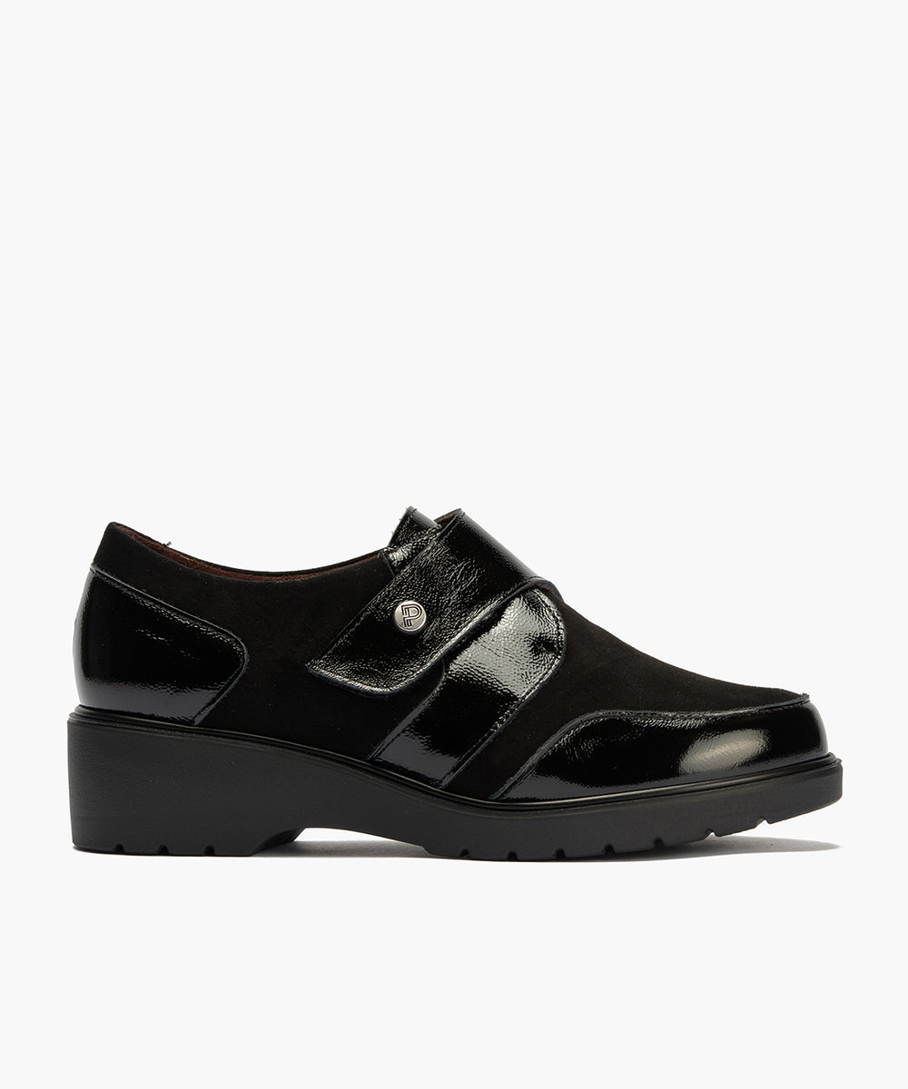 Blucher con velcro combinado charol con ante Negro