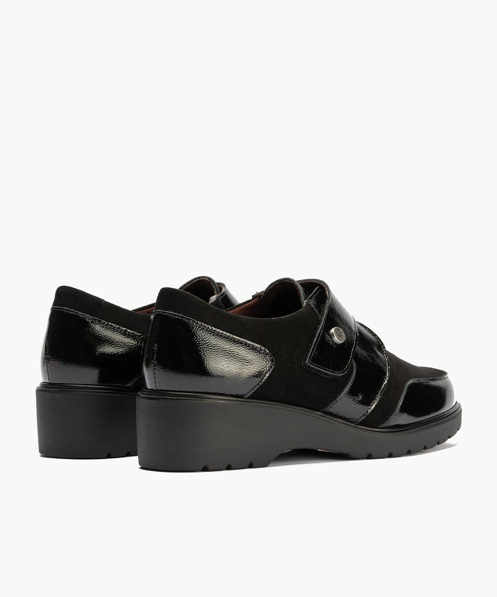 Blucher con velcro combinado charol con ante Negro