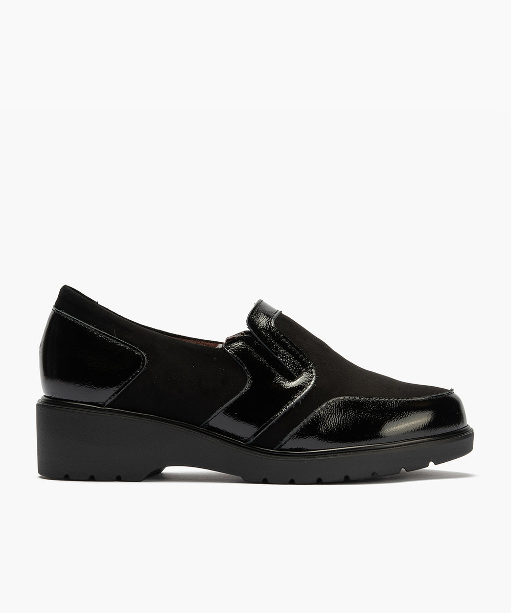 Manoletina con elásticos combinado charol con ante Negro