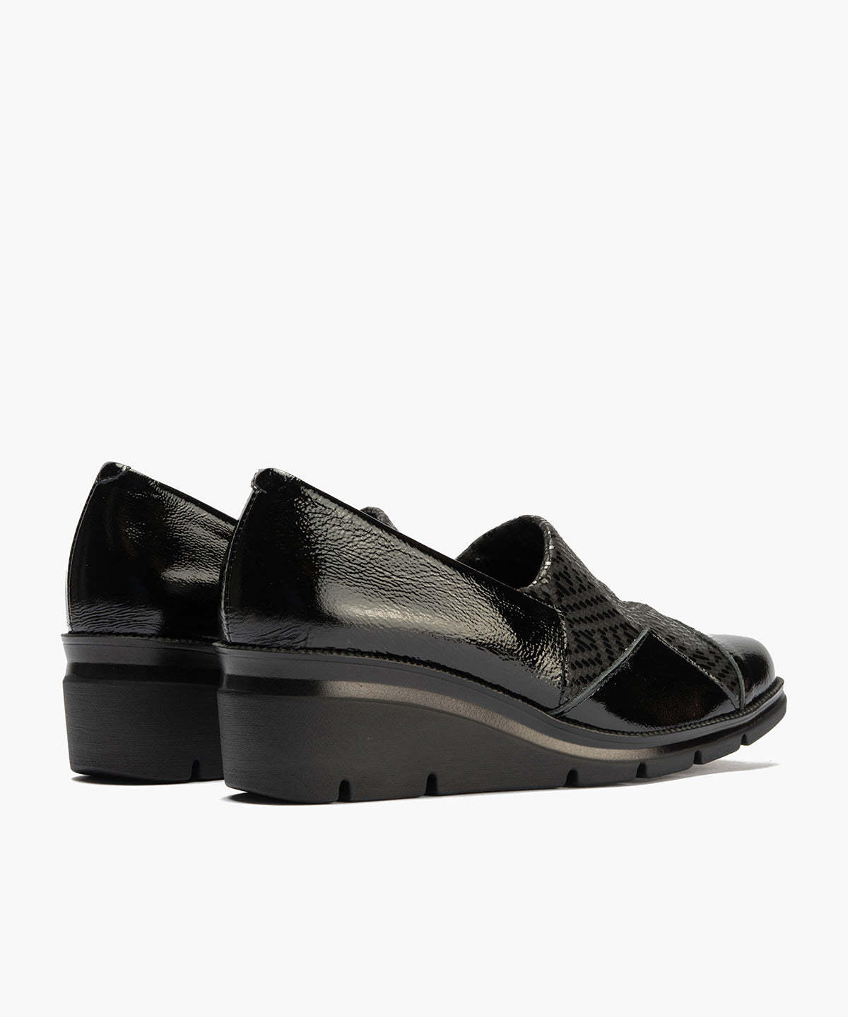 Abotinado combinado charol con lycra Negro