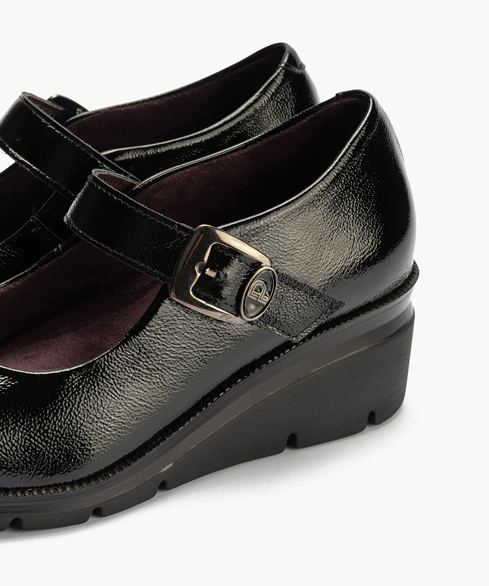 Mercedes con Velcro charol Negro