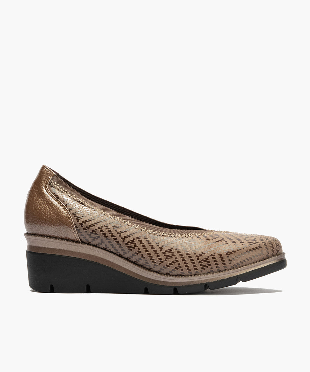 Mercedes con Velcro charol Topo