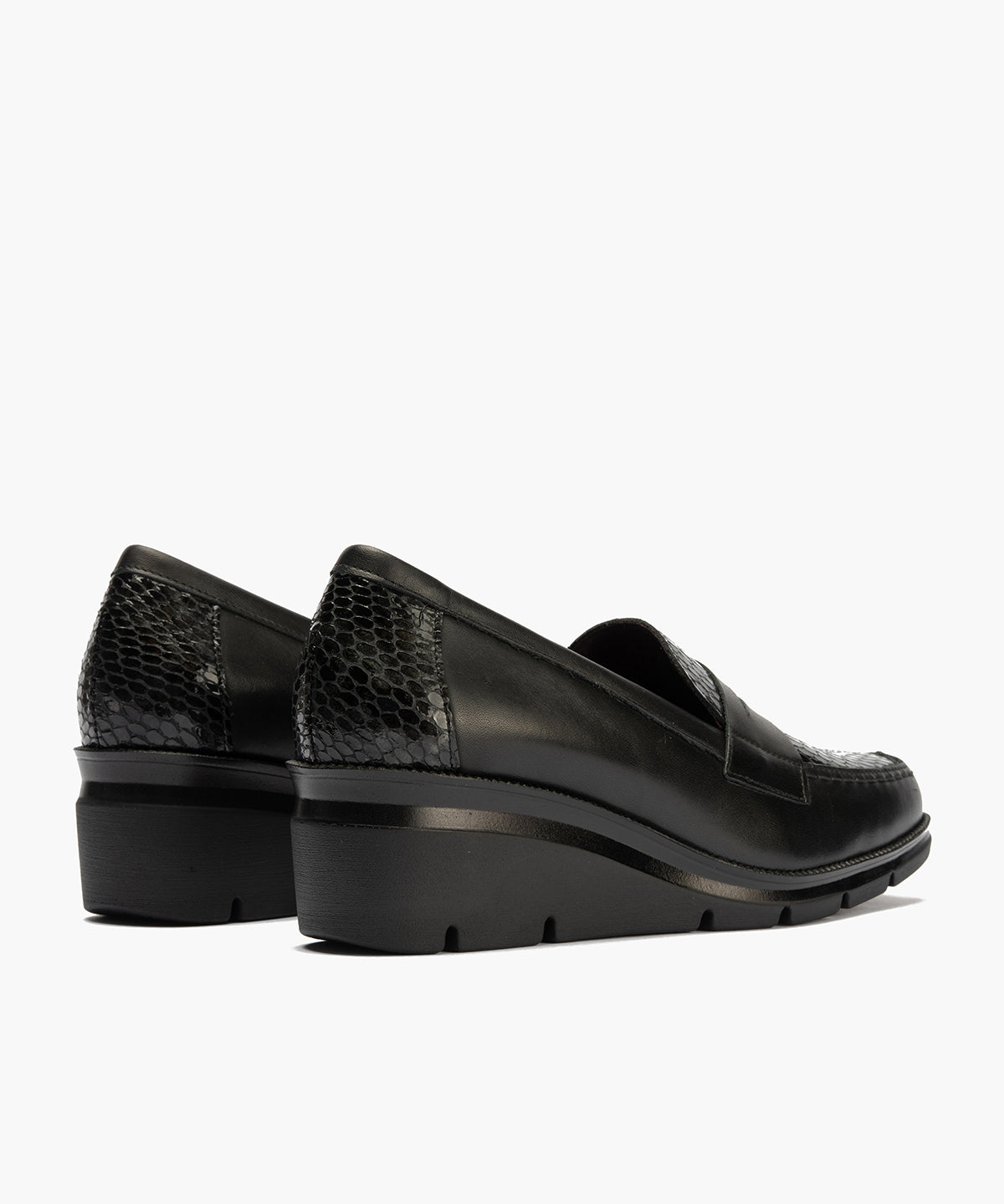 Mocasín combinado napa con serpiente charol Negro