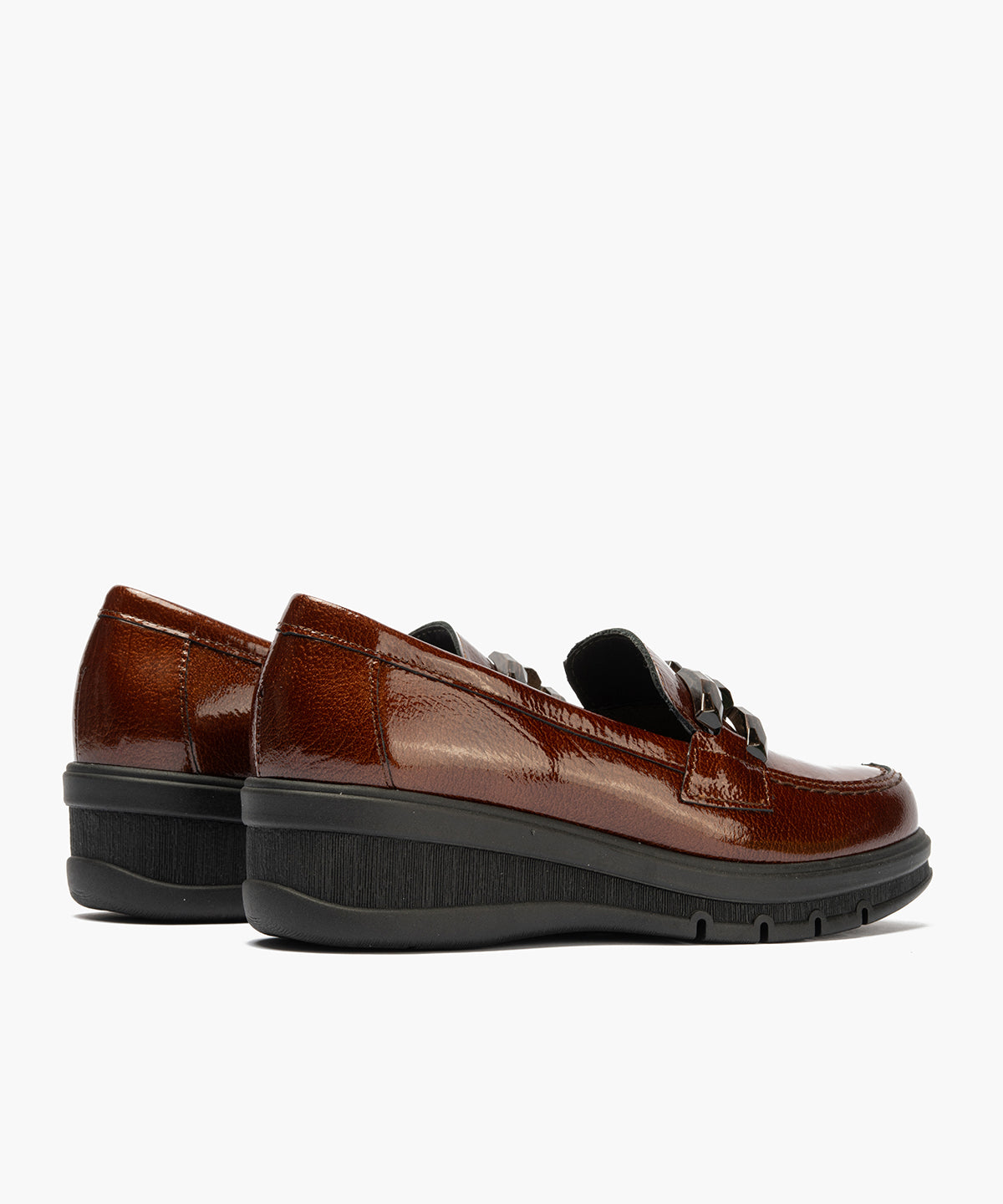 Mocasín adorno en charol Cuero