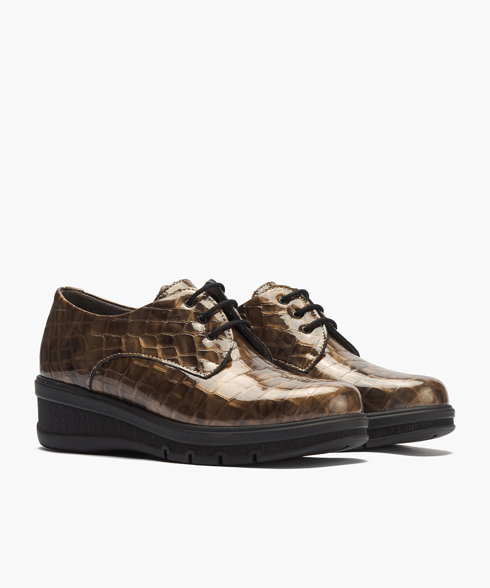 Blucher en charol coco Humo