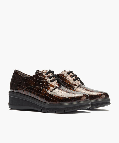 Blucher en charol coco Marrón