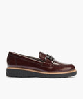 Mocasín con adorno en charol Burdeos