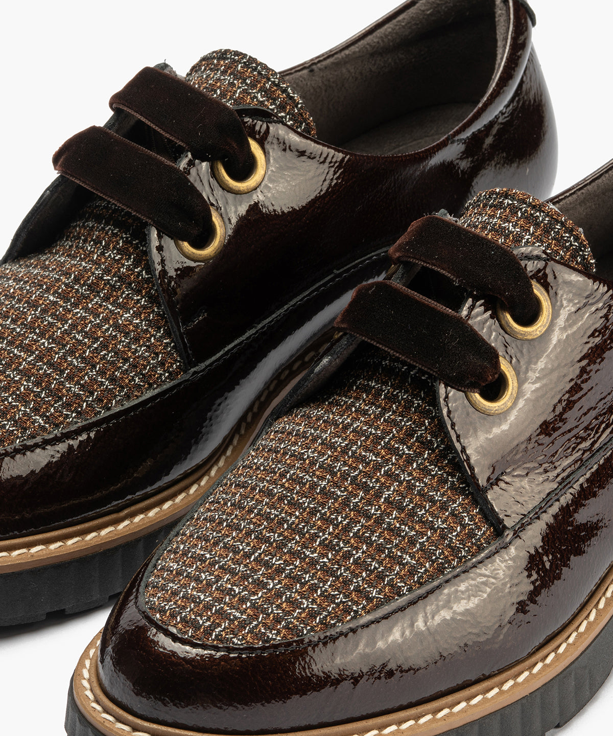 Blucher cordón terciopelo combinado charol con tejido Marrón