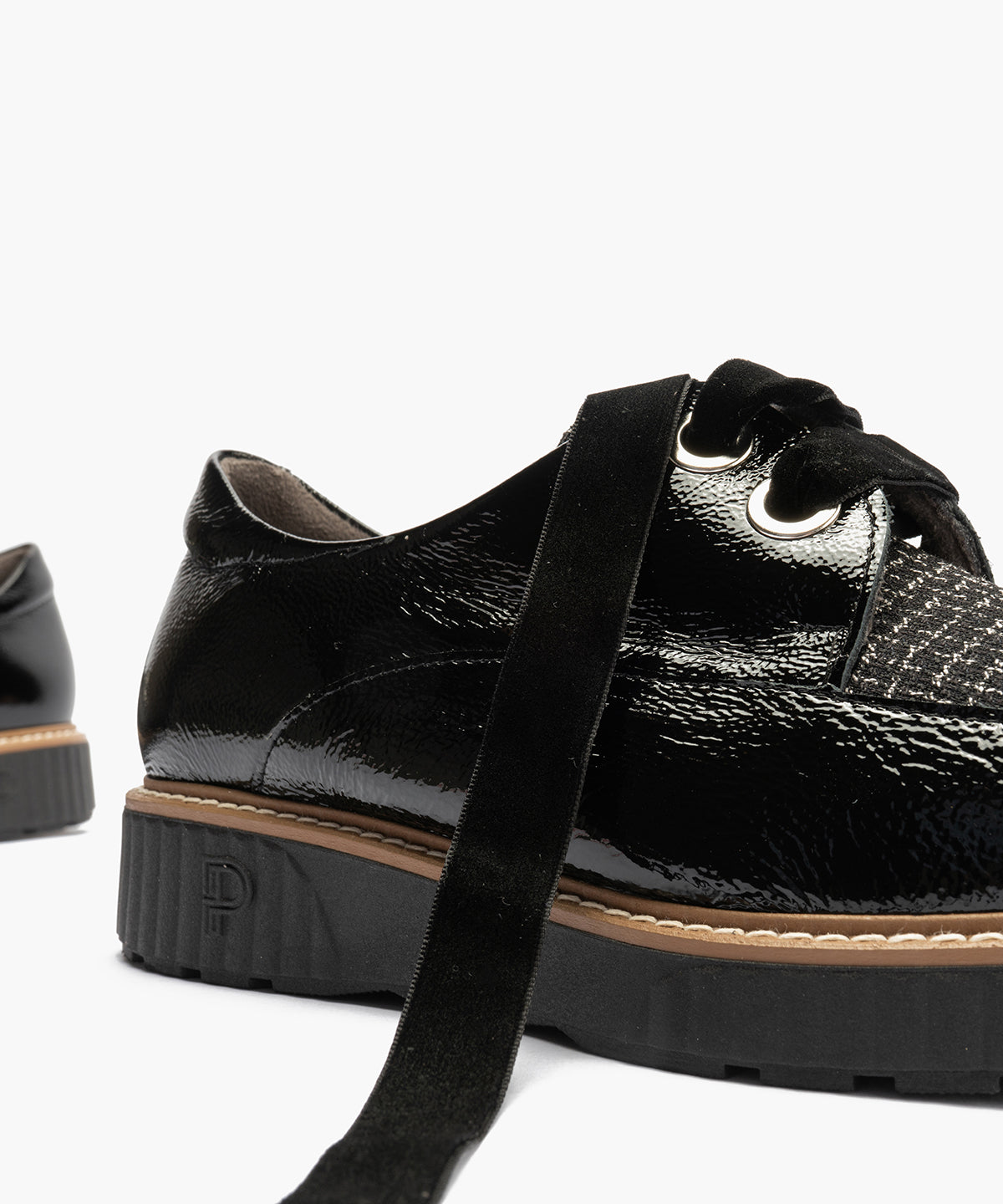 Blucher cordón terciopelo combinado charol con tejido Negro