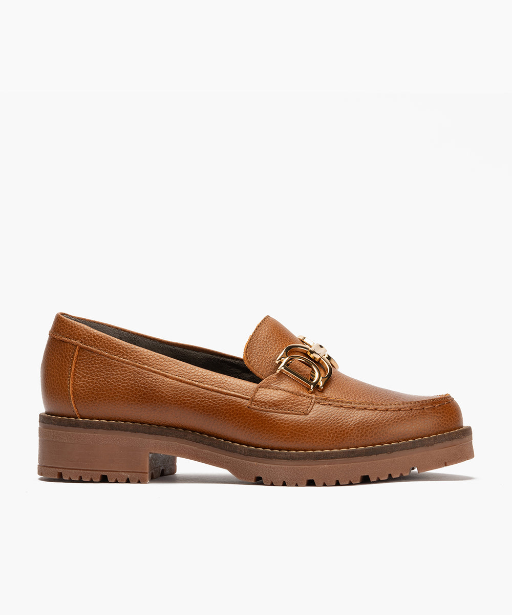 Mocasín en napa con grano con detalle adorno Cuero