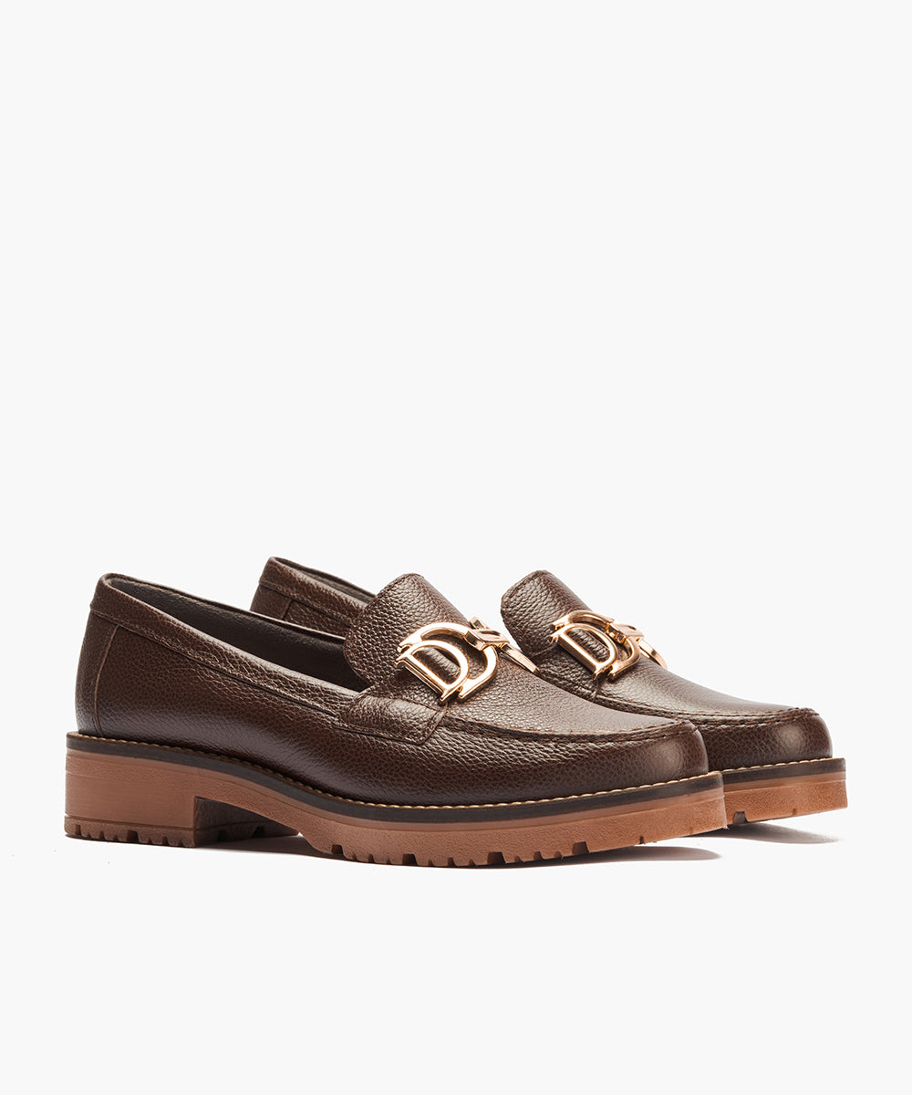 Mocasín en napa con grano con detalle adorno Marrón