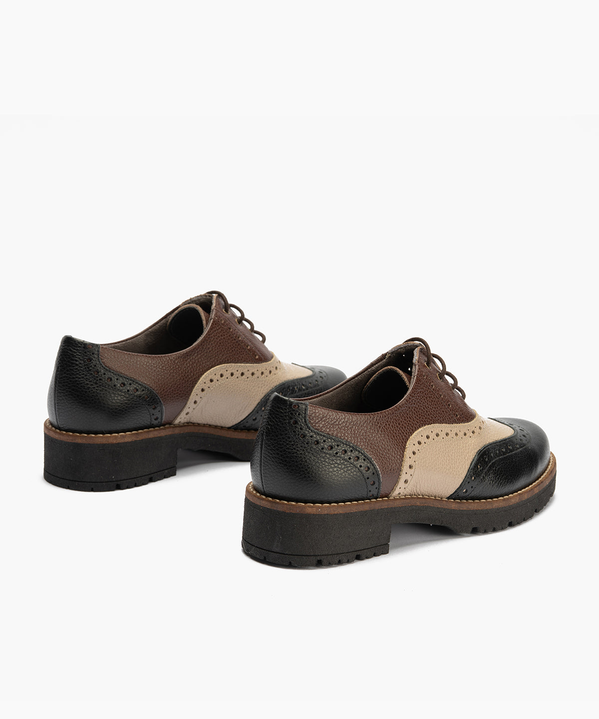 Inglés en napa con grano combinado tricolor Negro-Topo-Marrón