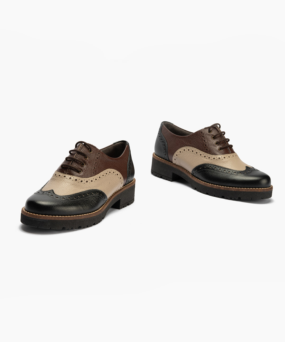 Inglés en napa con grano combinado tricolor Negro-Topo-Marrón