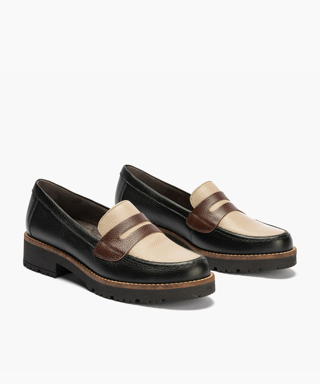 Mocasín antifaz con napa con grano combinado Negro-Topo-Marrón