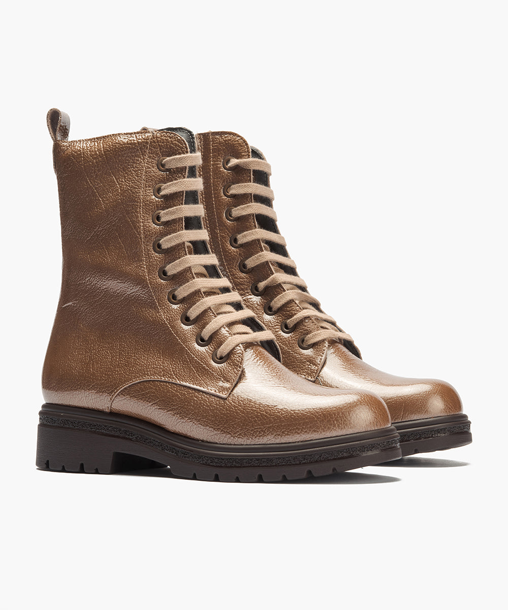 Bota militar en charol con cremallera Topo