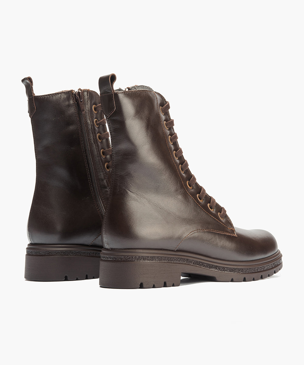 Bota militar en napa con cremallera Marrón