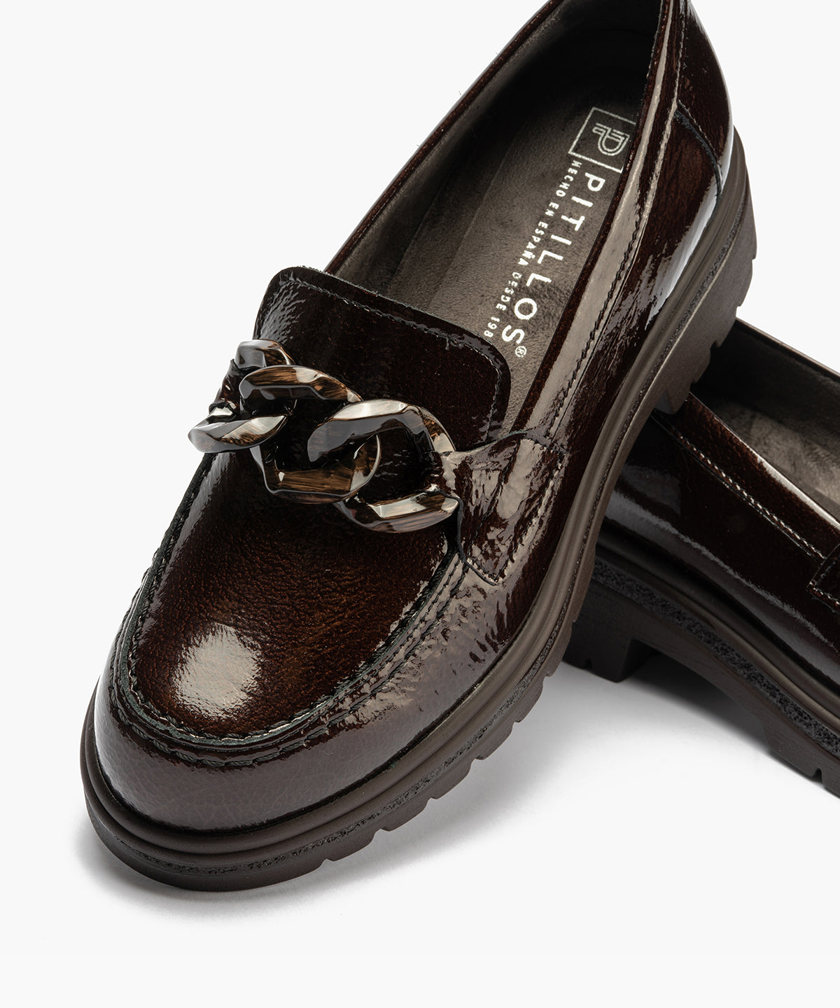 Mocasín en charol con adorno Marrón