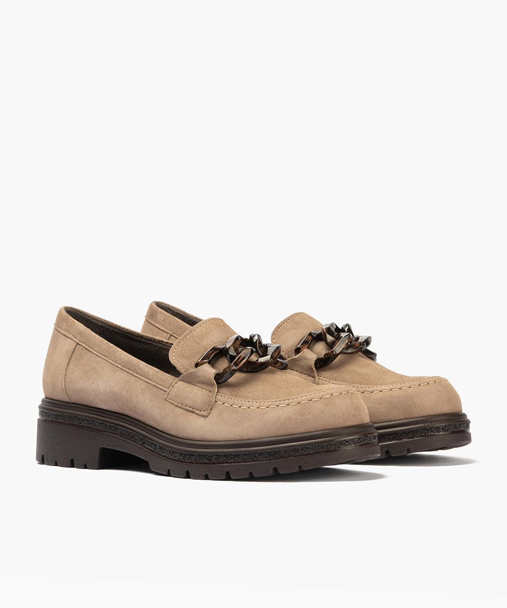 Mocasín en ante con adorno Topo