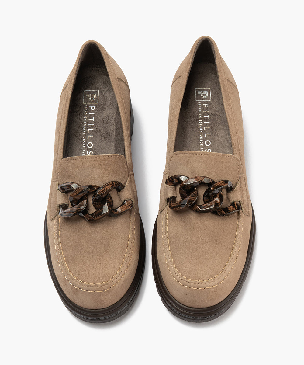 Mocasín en ante con adorno Topo