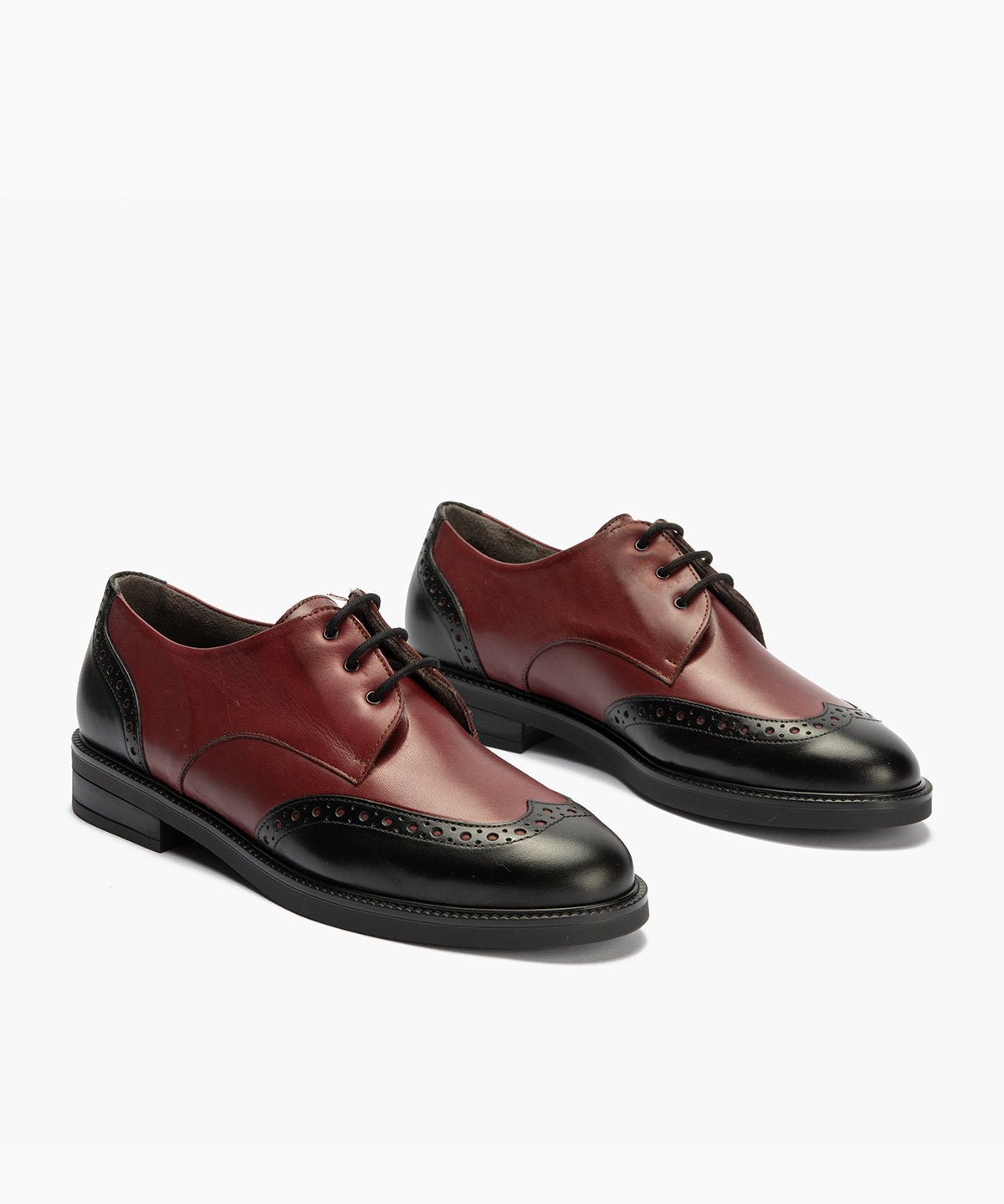 Blucher picados combinado en napa bicolor Negro-Burdeos