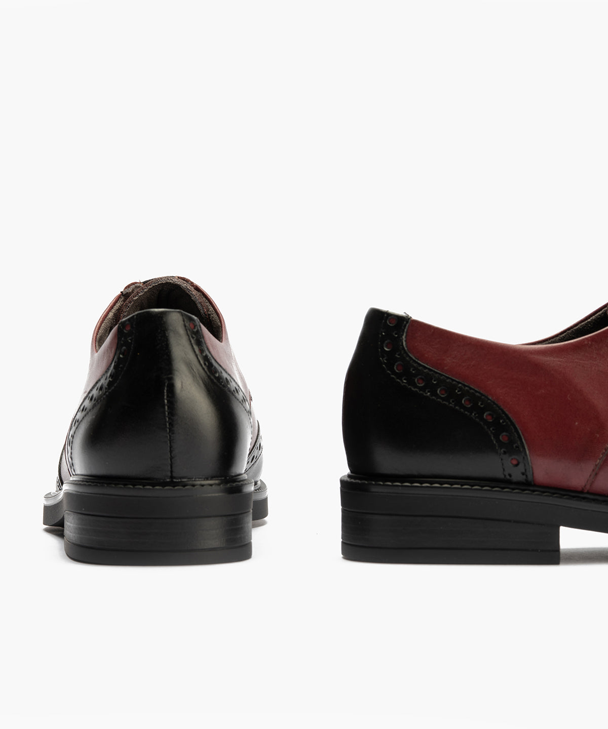 Blucher picados combinado en napa bicolor Negro-Burdeos