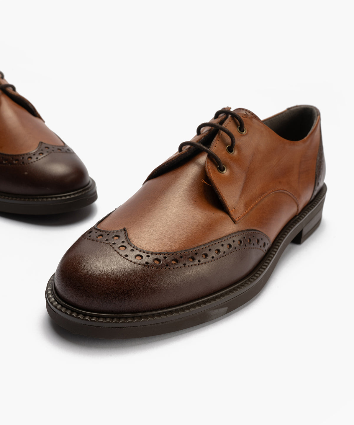 Blucher picados combinado en napa bicolor Marrón-Cuero
