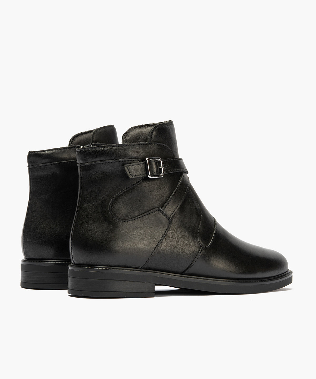 Botín en napa con detalle hebilla lateral cruzada Negro