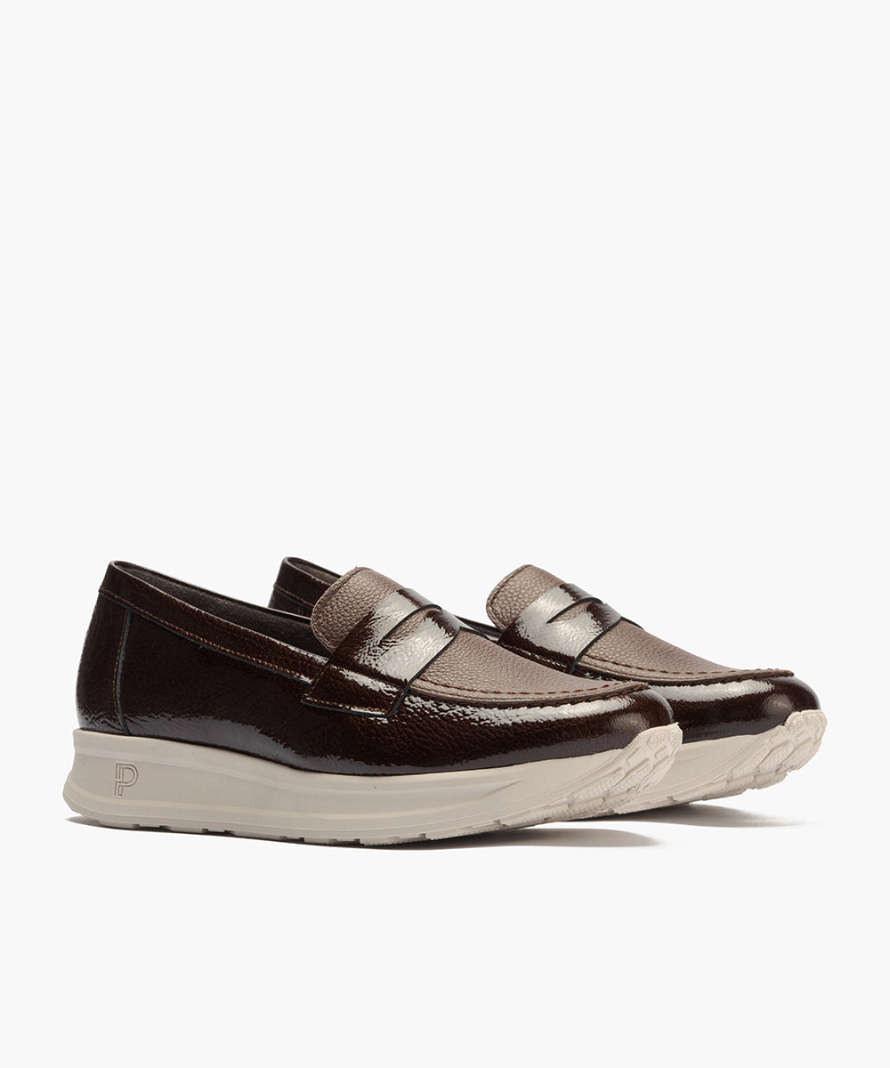 Mocasín antifaz combinado charol con napa grano Marrón