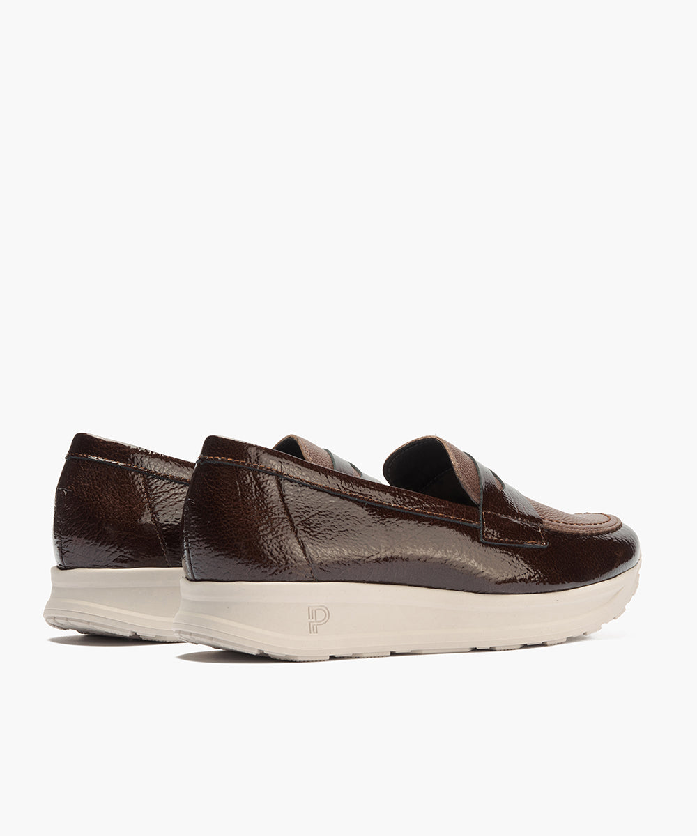 Mocasín antifaz combinado charol con napa grano Marrón