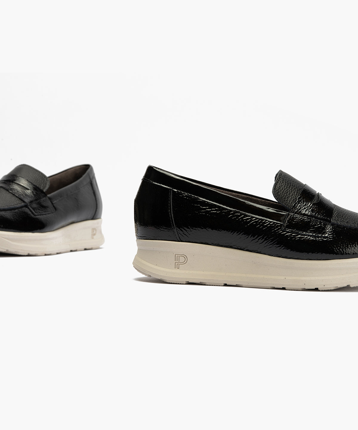 Mocasín antifaz combinado charol con napa grano Negro