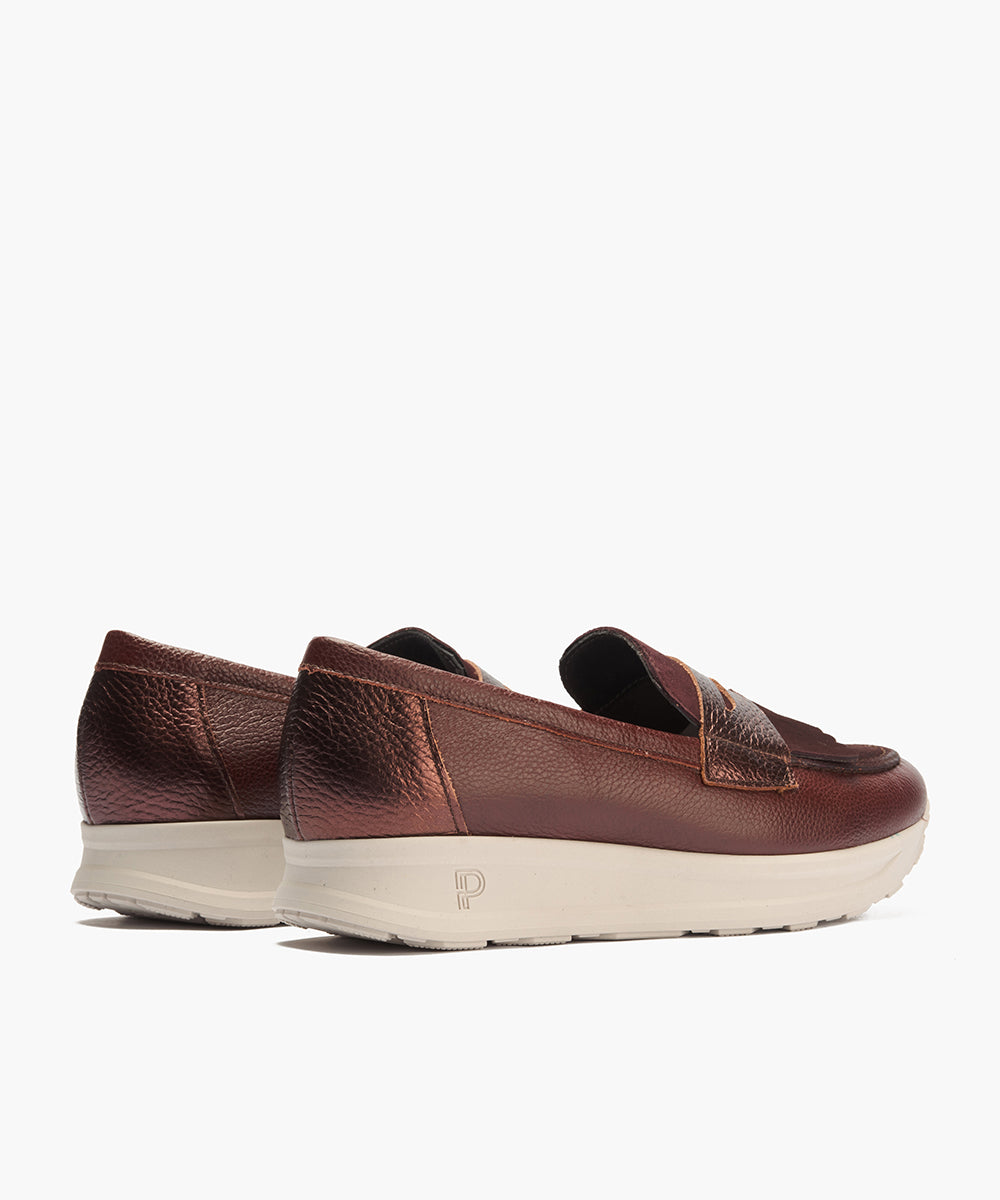 Mocasín antifaz flecos combinado napa grano, ante y laminado Burdeos