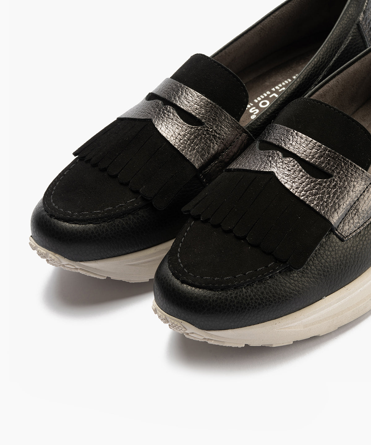 Mocasín antifaz flecos combinado napa grano, ante y laminado Negro