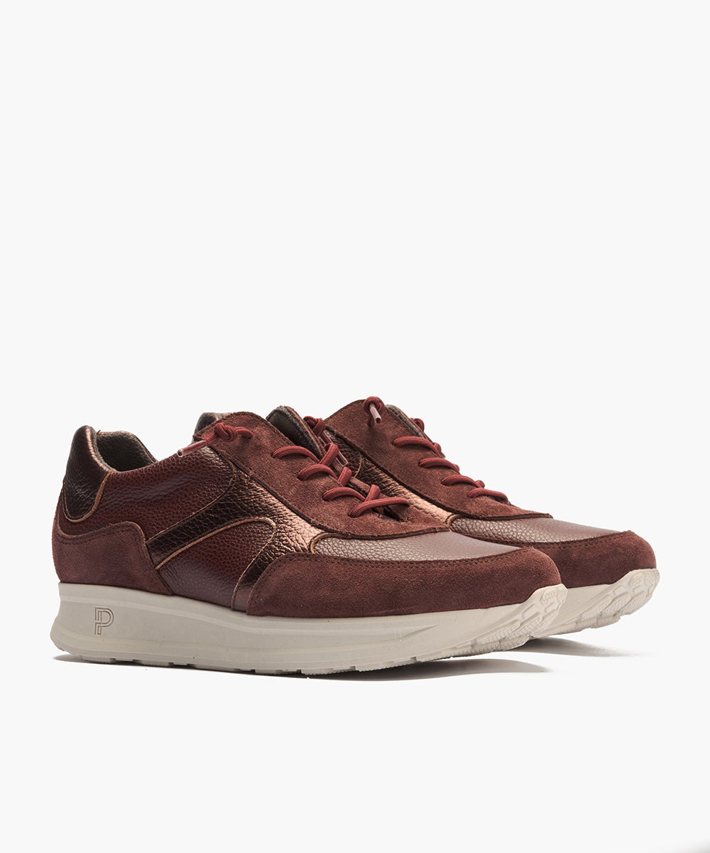 Deportivo combinado serraje, napa con grano y laminado con cordón elástico Burdeos