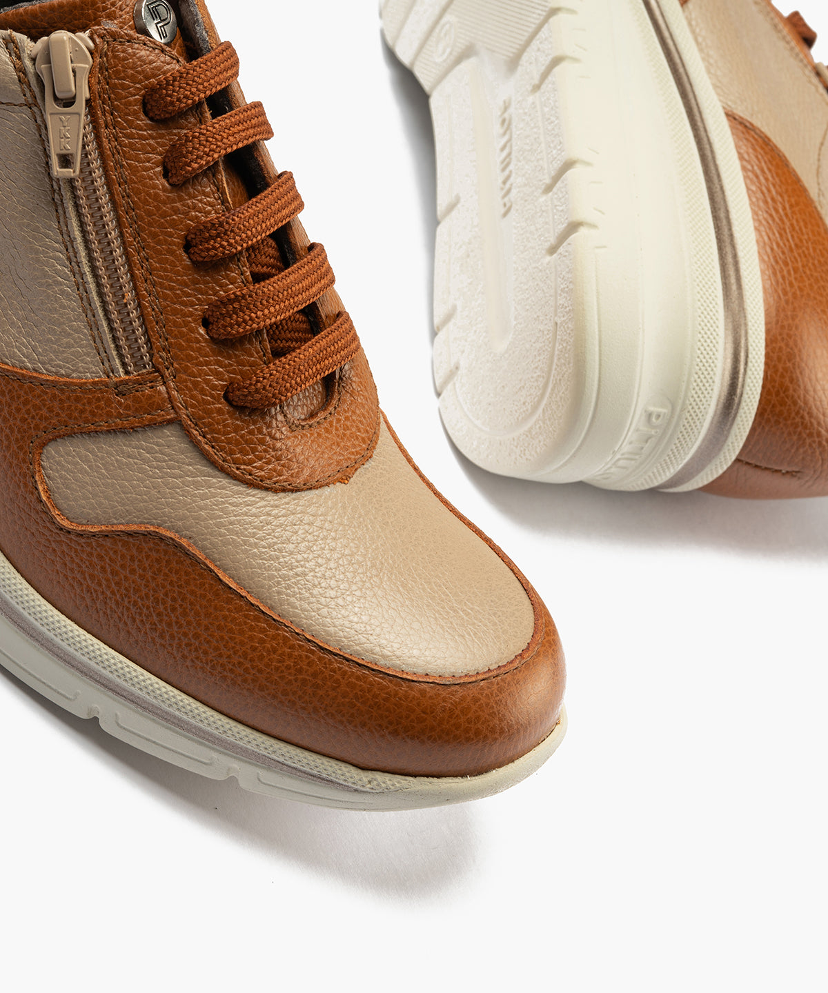 Deportivo combinado bicolor napa con grano con cremallera Cuero-Topo-Bronce